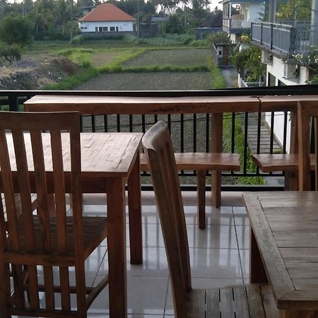 Mesari Homestay & Warung Амед Экстерьер фото
